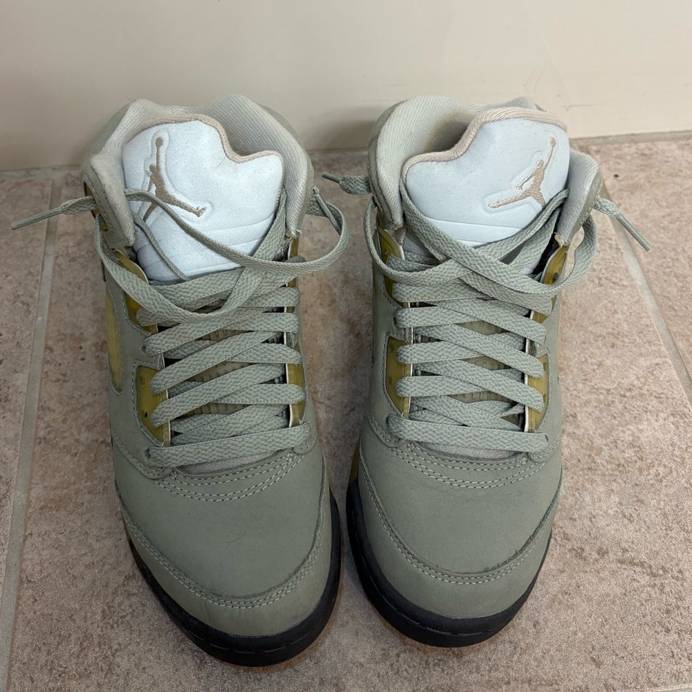 Jordan Kids Sneakers in Gray and White